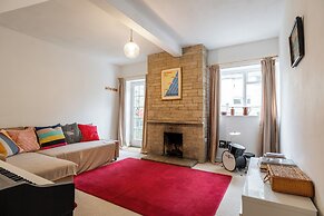 Stunning 8-Bedroom Home in Painswick
