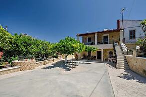 Sklavaki Traditional Villa - Private Pool Views