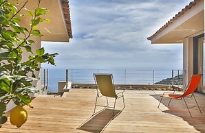 Luxurious Architect-designed Property Pool sea View