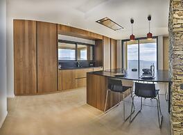 Luxurious Architect-designed Property Pool sea View