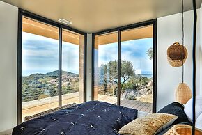 Luxurious Architect-designed Property Pool sea View