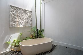 Aksmi Suites & Villas