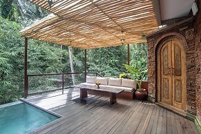 Aksmi Suites & Villas