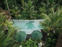 Aksmi Suites & Villas