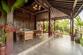 Aksmi Suites & Villas