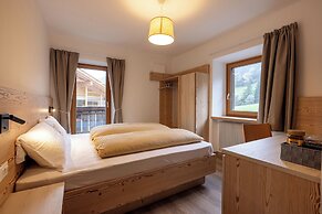 SAN PIETRO Dolomiti Small Budget Hotel