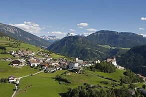 SAN PIETRO Dolomiti Small Budget Hotel