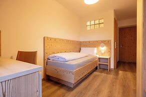 SAN PIETRO Dolomiti Small Budget Hotel
