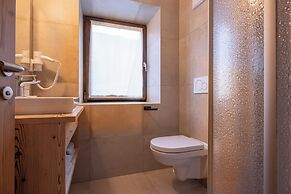 SAN PIETRO Dolomiti Small Budget Hotel