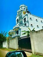 White palace Airport hotel