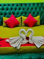 White palace Airport hotel