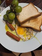 White palace Airport hotel
