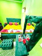 White palace Airport hotel