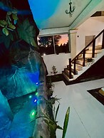 White palace Airport hotel