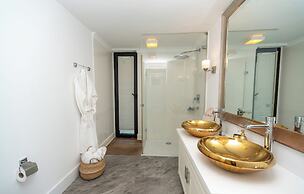 Marinhill High Luxury Property