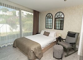 Marinhill High Luxury Property