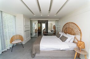 Marinhill High Luxury Property