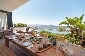 Marinhill High Luxury Property