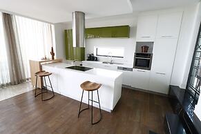 Marinhill High Luxury Property