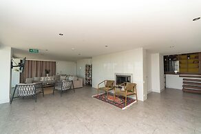 Marinhill High Luxury Property