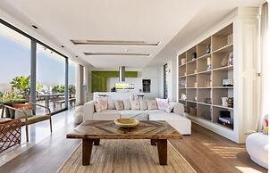 Marinhill High Luxury Property