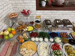 Kamila & Terrace Boutique Hotel