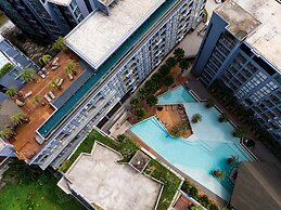 Condo Near Beach Rooftop Pool C252