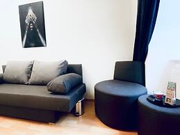Comfy 3BR Apt for Groups Near Park