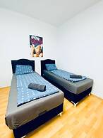 Comfy 3BR Apt for Groups Near Park