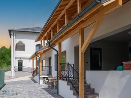VILA CASA BASARAB