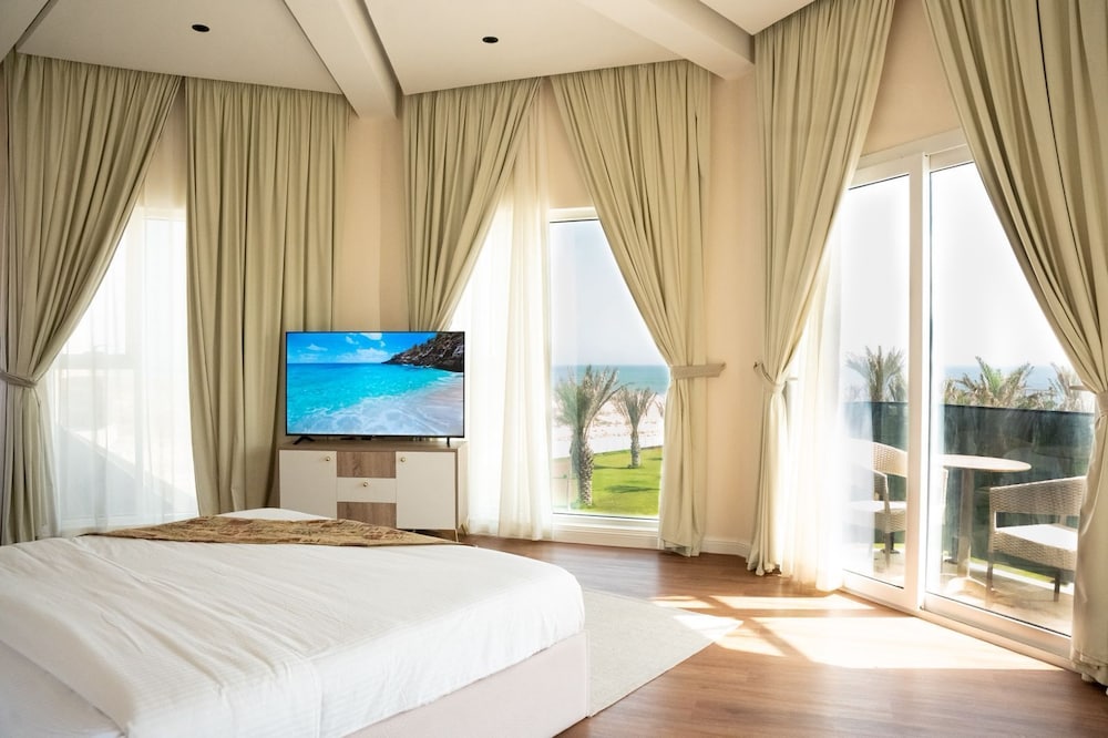 Dana Beach Resort - Al Ashkharah