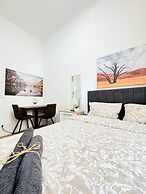 5BR Apartment Near Matzleinsdorfer