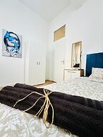 5BR Apartment Near Matzleinsdorfer