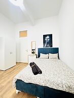 5BR Apartment Near Matzleinsdorfer