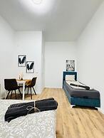 5BR Apartment Near Matzleinsdorfer