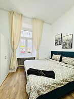 5BR Apartment Near Matzleinsdorfer