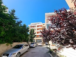 Thomas K Veranda Apartment
