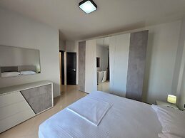 Thomas K Veranda Apartment