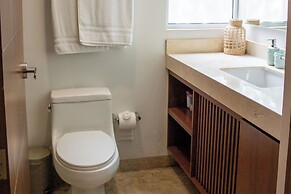 NHOA 111A 2BR Condo Pool access