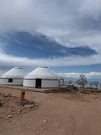 Oimo Tash Yurt Camp