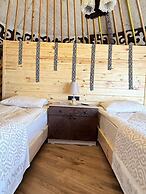 Oimo Tash Yurt Camp
