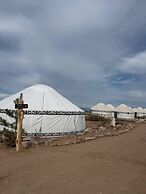 Oimo Tash Yurt Camp
