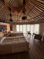 Oimo Tash Yurt Camp