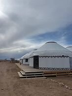 Oimo Tash Yurt Camp