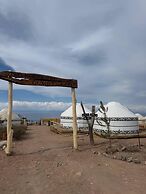 Oimo Tash Yurt Camp