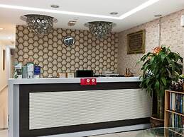 Lacomme Inn