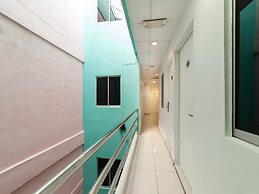 Lacomme Inn