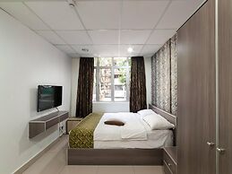 Lacomme Inn