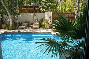 NHOA 111C Lux 1BRPool access Aldea Zama