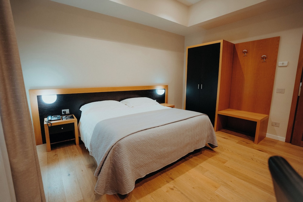 Antum Hotel